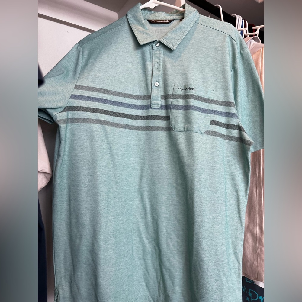 Travis Mathew’s green multi color. Like new. Worn a few times.
